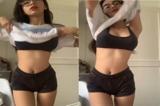 Clip nóng bỏng với cô gái ngọt ngào và người yêu đầy mê hoặc khiến fan không ngừng thổn thức