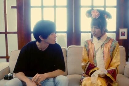 Hoàng Châu Cách Cách xuyên cảnh sung sướng với anh thợ ảnh đẹp trai