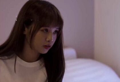 Lần đầu trải nghiệm thăng hoa với cô gái nóng bỏng bên cạnh