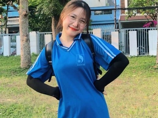 Mông Dương Thị Minh cực kì gợi cảm